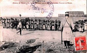 BENI-OUNIF - REVUE PAR LES GENERAUX LYAUTEY ET DRUDE - 1909